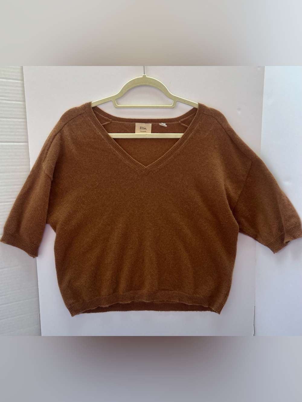 Elie Tahari Caramel Cashmere V-Neck Sweater with Elbow-Length Sleeves